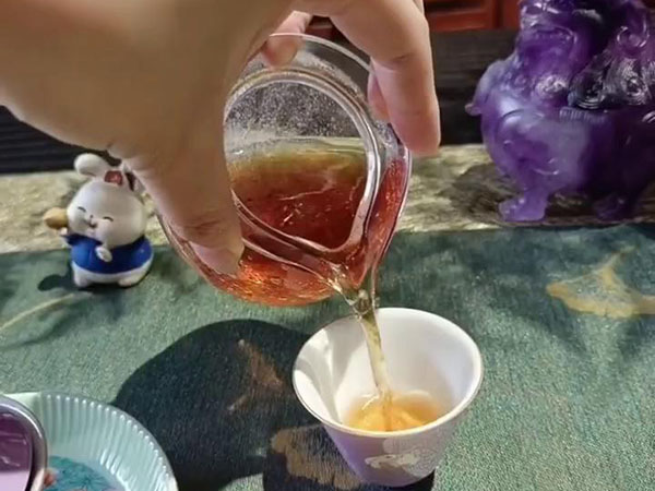 严羽茶业泡茶